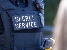 Vídeo mostra visita do Serviço Secreto à mãe do Meio-Oeste por Carolyn Leavitt Post no X