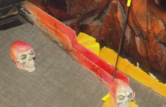 Kohr explora: Jogar golfe sob luz negra em greens brilhantes