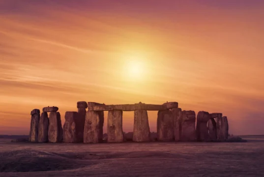 A pedra mais misteriosa de Stonehenge viaja 700 quilômetros pela Grã-Bretanha