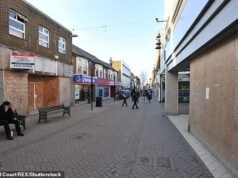 Pequenas empresas atingidas por pressões de tipo pandêmico, à medida que altos custos, impostos e crime causam estragos nas ruas principais