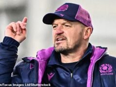 “Você levantou a questão da Red Bull com seus jogadores?” O técnico da Escócia, Gregor Townsend, foi questionado. “Não”, ele parou, seguido por um olhar mortal. A conversa acabou.