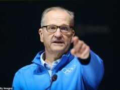 A furiosa presidente das Olimpíadas, Kirsty Coventry, ameaça demitir seu chefe de relações públicas, que ganha £ 420.000 por ano, no meio da entrevista coletiva, depois de ser pega de surpresa com perguntas sobre os temores da Alemanha sobre a realização dos Jogos no aniversário nazista