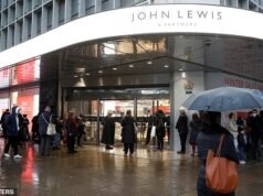 John Lewis descarta plano malfadado de construção para alugar para se concentrar em lojas e supermercados