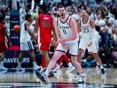 O nº 6 UConn derrota o nº 15 St. John’s por 72-40 para conquistar a pole position na corrida da temporada regular do Big East