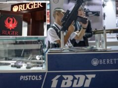 A fabricante de armas italiana Beretta está se movendo para se tornar um agente de combate da gigante americana de armas de fogo Sturm, Ruger & Co.