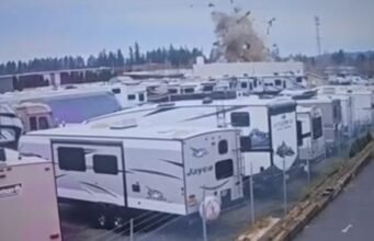 As evacuações continuam em Canby após a explosão, com duas escolas fechadas