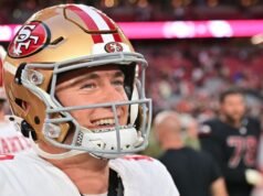 Fontes: 49ers não planejam negociar QB Mac Jones nesta entressafra