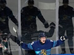 Finlândia obtém vitória feroz sobre a Suécia no hóquei olímpico masculino