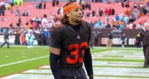 Browns Hickman agredido em Nova York, tratado por ferimentos leves