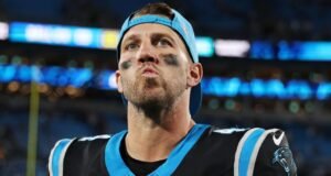 O long snapper JJ Jansen retorna para a 18ª temporada com os Panthers