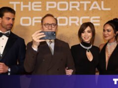 Berlim acolhe uma exibição privada de ‘Holiguards Saga – The Portal of Force’ com Kevin Spacey e Elvira Paterson.