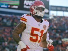 Chiefs liberam DE Mike Danna enquanto os cortes no teto salarial continuam