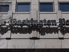 CEO do Washington Post renuncia após demissões em massa