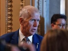 Tillis continua a manter indicados ao Fed, apesar da última oferta do Tesouro