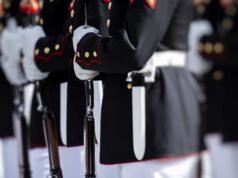 Soldado dos EUA autorizado a cuidar de órfão de guerra no Afeganistão