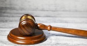 Padre compara suas 80 mil fotos e vídeos pornográficos infantis a uma ‘coleção de selos’