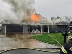 FOTOS: 3 escaparam do incêndio em uma casa em Vancouver antes que as equipes apagassem rapidamente o incêndio