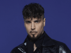 Dante Spinetta se maravilha ao falar sobre as dificuldades financeiras de sua infância em El Intransigente