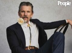 Ethan Hawke relembra as ‘horas’ que passou memorizando uma ‘quantidade surpreendente’ de versos para ‘Blue Moon’: ‘Broke My Brain’ (exclusivo)