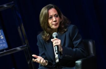 Kamala Harris foi criticada por apoiar Crockett antes das primárias do Texas