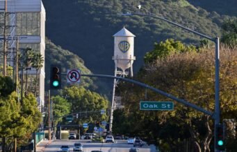 Controladora da CNN pondera novas negociações de vendas com aliado de Trump: relatório