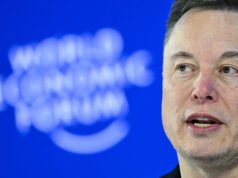 Com a saída dos cofundadores e o IPO se aproximando, Elon Musk fala com a lua.