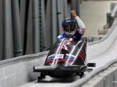 Elana Meyers obtém uma resposta forte de Flavor Flav nas Olimpíadas de Taylor