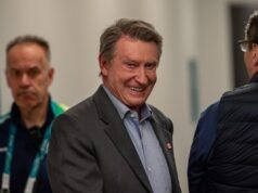 Wayne Gretzky EUA x Canadá tem uma abordagem polêmica sobre o hóquei