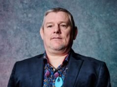 Quem é John Davidson? Ativistas da Tourette inspiraram ‘Swear’ – Hollywood Life