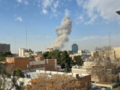 Os EUA e o Irão estão a lançar “grandes operações de combate” no Irão