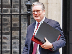 As declarações de Epstein colocam em risco a liderança do primeiro-ministro britânico Starmer