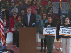 ‘Basta’: Merkley e Salinas pedem responsabilidade do ICE e do CBP