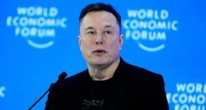 Musk entra novamente na briga política com massiva doação intermediária