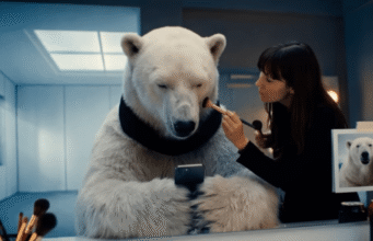 Anúncios gerados por IA deixaram a bola cair no Super Bowl deste ano.