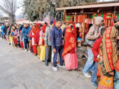 Espera-se que mais de 800.000 pessoas cheguem ao templo Pashupatinath para as celebrações do Mahashivaratri