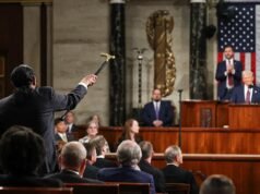 Democratas boicotaram discurso de Trump sobre o Estado da União na noite de terça-feira
