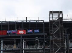 Recompensa de US$ 100 mil oferecida após graffiti descoberto dentro do novo estádio do Bills
