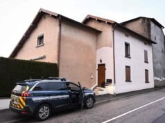 Bebês congelados na França: mãe acusada de assassinato e presa