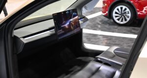 Qual é a diferença entre o Cybercab da Tesla e o Robotaxi?