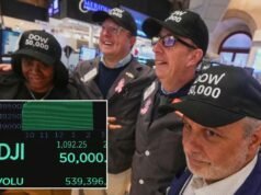 O Dow ultrapassa os 50 mil pela primeira vez enquanto uma ação de tecnologia recua