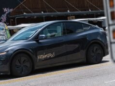 Documentos governamentais revelam novos detalhes sobre as babás humanas da Tesla e da Waymo Robotaxis.