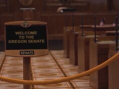 Uma proposta para aumentar a medida eleitoral do imposto sobre o gás no Oregon foi adiada mais uma vez