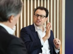 Trump acusa Anthropic de estar ‘acordado’ e ordena que o Fed pare de usar Claude AI