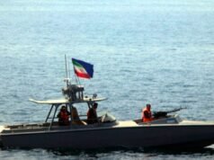 O governo iraniano começou a fechar o Estreito de Ormuz em retaliação aos ataques dos EUA e de Israel.