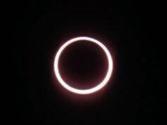 Algumas fotos do dia 26 de fevereiro de 2026 mostrando o raro eclipse solar do “Anel de Fogo”