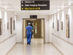 NHS anuncia papel de enfermeira para famílias de parentes próximos casadas no Reino Unido