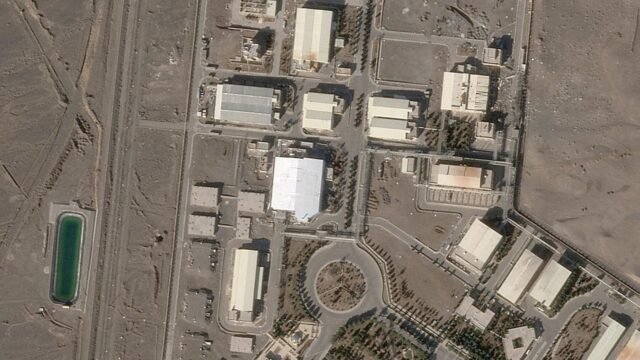 iran-nuclear-site-nantaz.jpg
