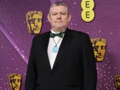 Apresentador do BAFTA agradece ao público pela ‘compreensão’ após ativista da síndrome de Tourette grita N-Word