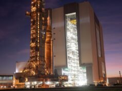 Foguete Artemis 2 de pouso na lua volta para armazenar fotos em 27 de fevereiro de 2026