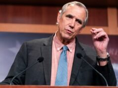 Democrata do Senado: Trump ‘não tem intenção de seguir’ a Constituição sobre tarifas